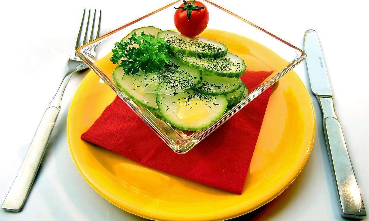 Se vive más años con abundantes raciones de frutas y verduras en las comidas
